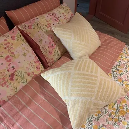 Holiday home вино от глухарчета *