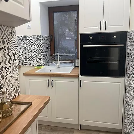 вино от глухарчета בית נופש Borovo (Plovdiv)